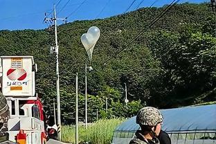 18岁梅努本场数据：2次射门0射正，贡献1解围1拦截1抢断，评分7.1